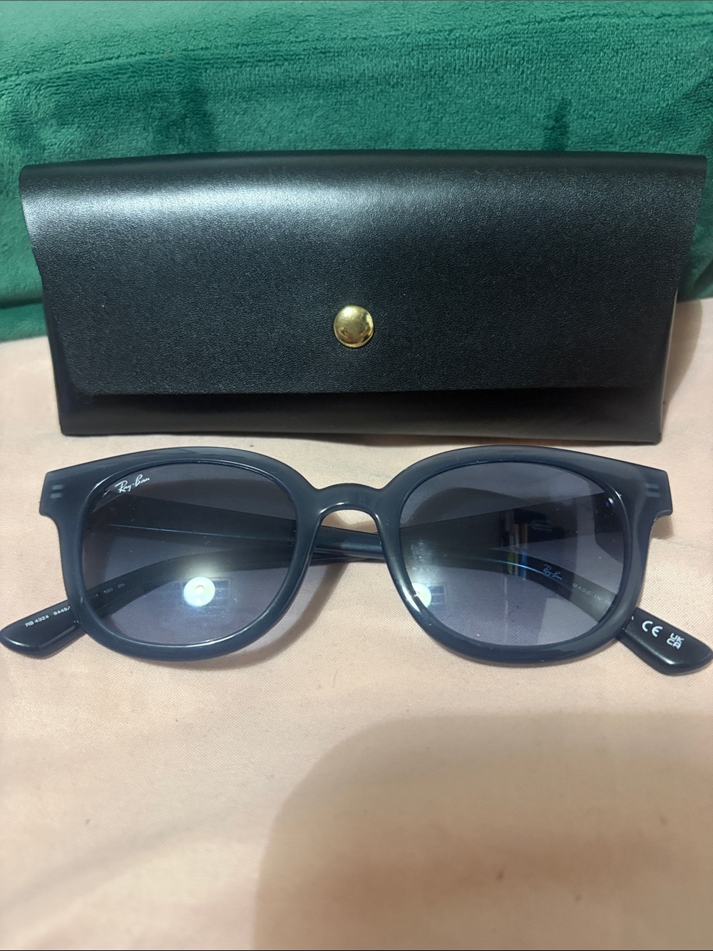 Ray-Ban Black Women's Round Sunglasses